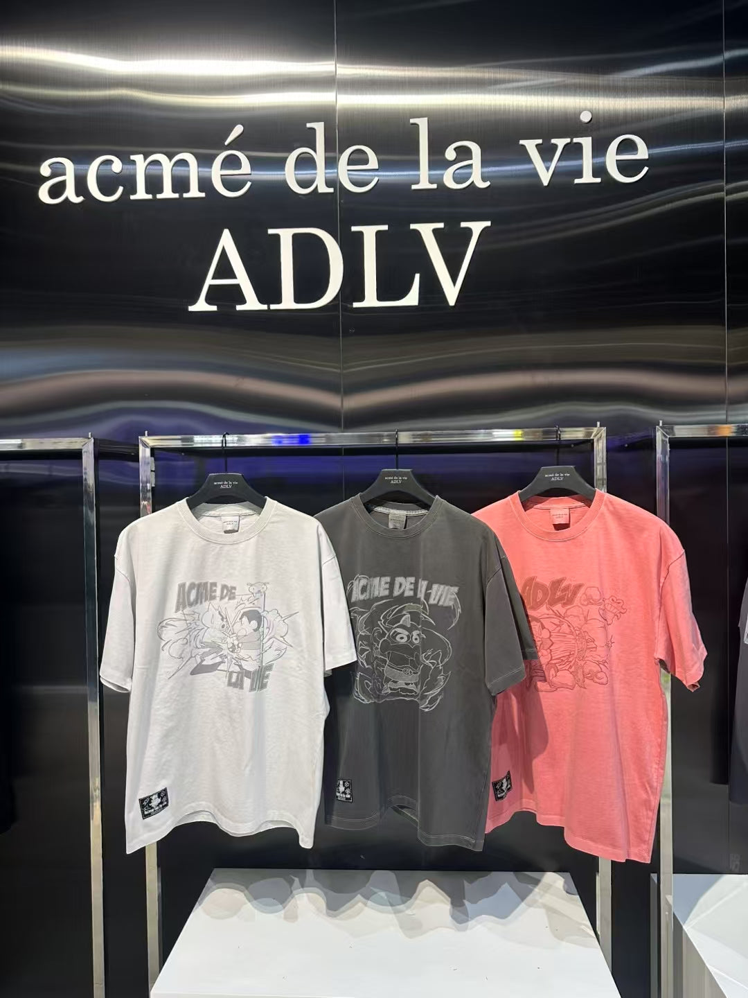 ADLV x SHINCHAN Unisex T