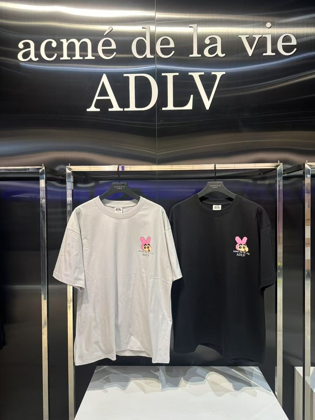 ADLV x SHINCHAN Unisex T