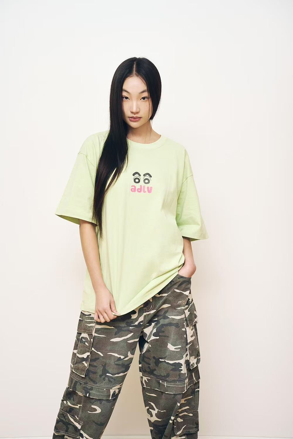 ADLV x SHINCHAN Unisex T