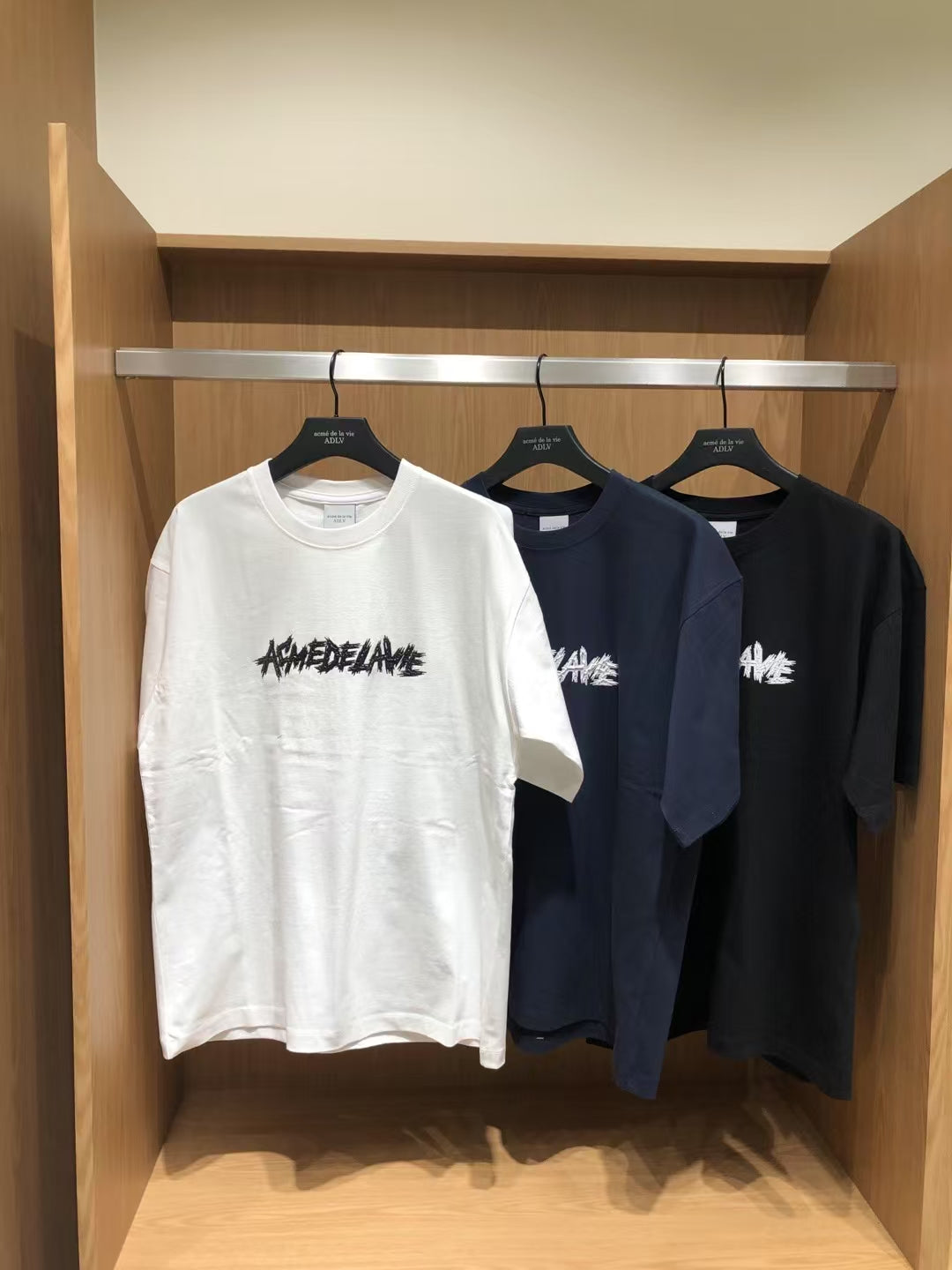 ADLV Unisex T